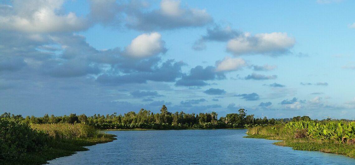 Descente du canal des Pangalanes
